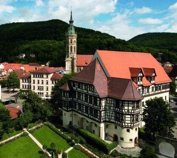Image: Staatliche Schlösser und Gärten Baden-Württemberg, Achim Mende Aerial view of Urach Residential Palace